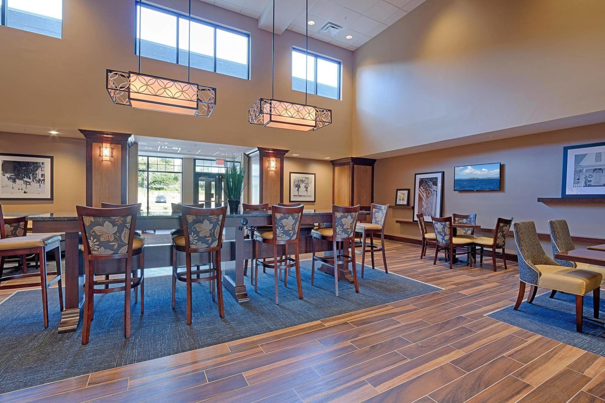 Hampton Inn&Suites Cazenovia, NY Esterno foto